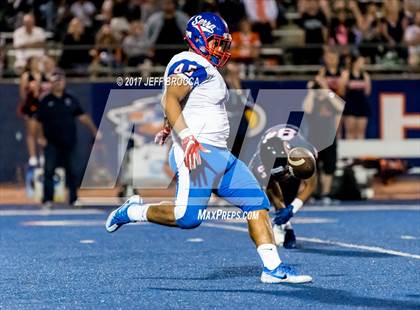 Thumbnail 3 in Serra @ Chaminade photogallery.