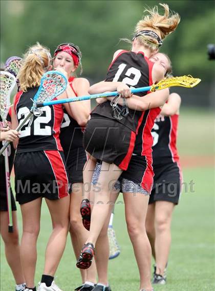Thumbnail 2 in Bellaire vs. Trinity (TGHSLL DII Final) photogallery.