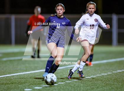 Thumbnail 2 in Lake Creek vs A&M Consolidated photogallery.