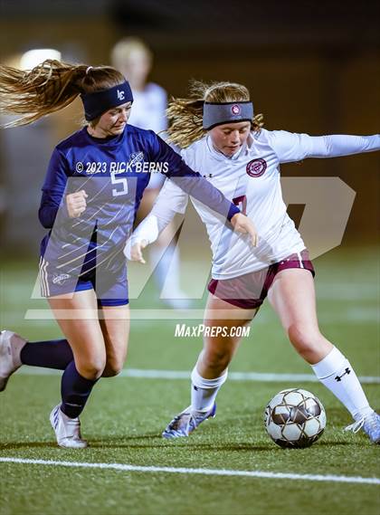 Thumbnail 3 in Lake Creek vs A&M Consolidated photogallery.