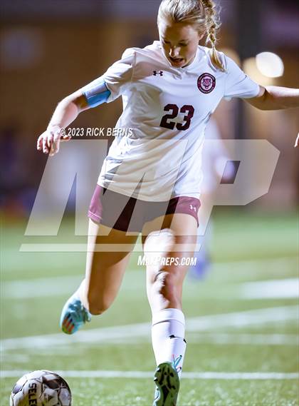 Thumbnail 3 in Lake Creek vs A&M Consolidated photogallery.