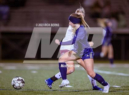 Thumbnail 3 in Lake Creek vs A&M Consolidated photogallery.