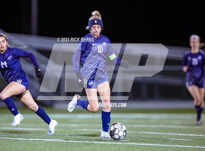 Thumbnail 2 in Lake Creek vs A&M Consolidated photogallery.