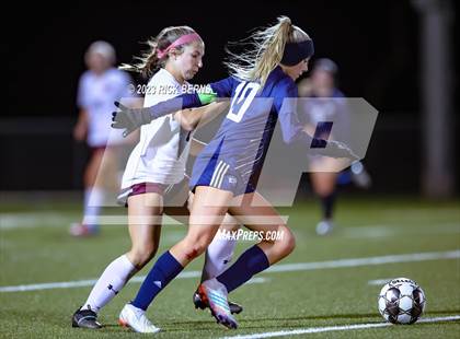 Thumbnail 1 in Lake Creek vs A&M Consolidated photogallery.