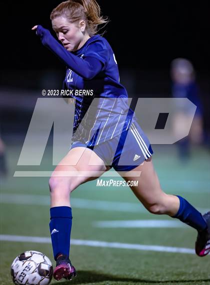 Thumbnail 3 in Lake Creek vs A&M Consolidated photogallery.