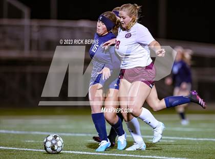 Thumbnail 2 in Lake Creek vs A&M Consolidated photogallery.