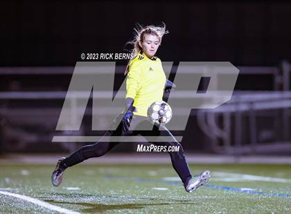 Thumbnail 2 in Lake Creek vs A&M Consolidated photogallery.