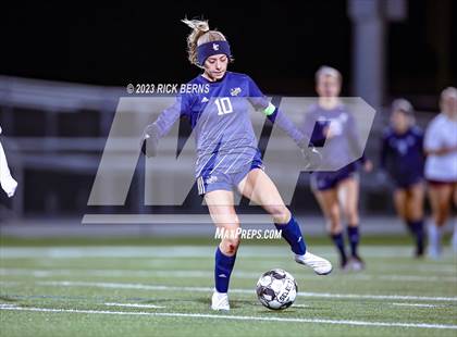 Thumbnail 3 in Lake Creek vs A&M Consolidated photogallery.