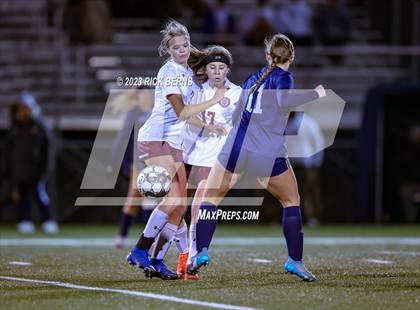 Thumbnail 3 in Lake Creek vs A&M Consolidated photogallery.