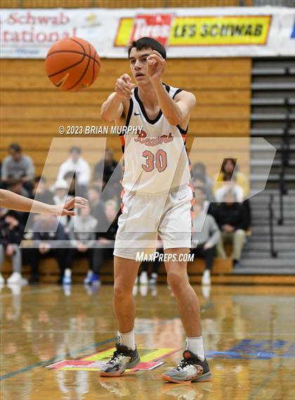 Thumbnail 2 in Redmond vs. Beaverton (Les Schwab Invitational) photogallery.