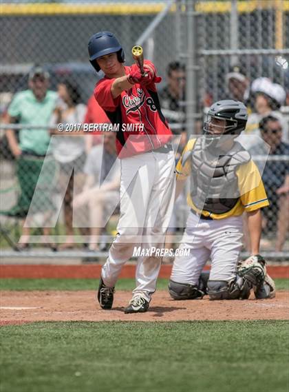 Thumbnail 3 in Clarence vs. Williamsville North (Section 6 Class AA Final) photogallery.