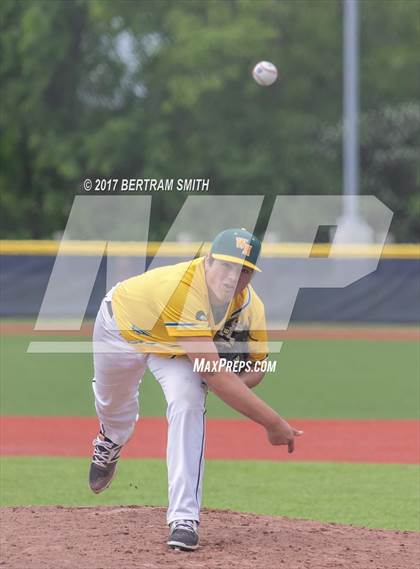 Thumbnail 2 in Clarence vs. Williamsville North (Section 6 Class AA Final) photogallery.