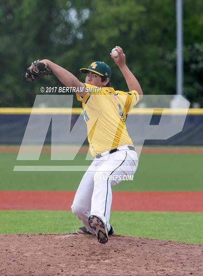Thumbnail 3 in Clarence vs. Williamsville North (Section 6 Class AA Final) photogallery.