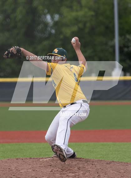 Thumbnail 3 in Clarence vs. Williamsville North (Section 6 Class AA Final) photogallery.