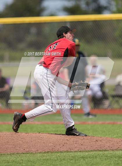 Thumbnail 3 in Clarence vs. Williamsville North (Section 6 Class AA Final) photogallery.