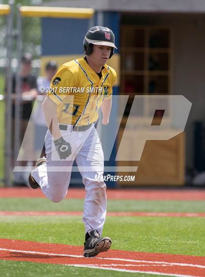 Thumbnail 3 in Clarence vs. Williamsville North (Section 6 Class AA Final) photogallery.