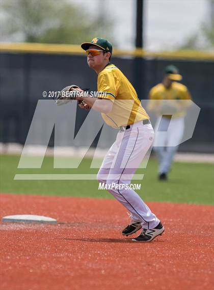 Thumbnail 1 in Clarence vs. Williamsville North (Section 6 Class AA Final) photogallery.