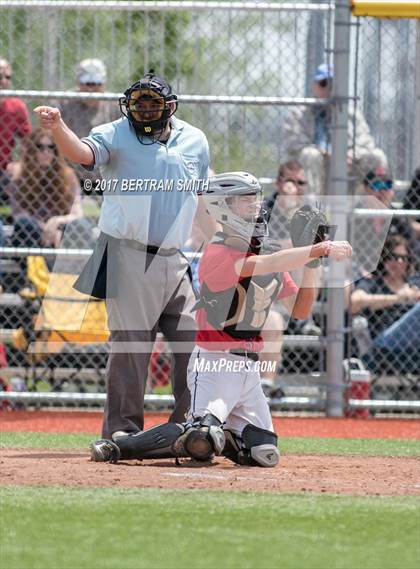 Thumbnail 3 in Clarence vs. Williamsville North (Section 6 Class AA Final) photogallery.