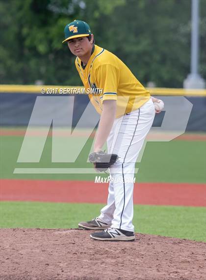 Thumbnail 3 in Clarence vs. Williamsville North (Section 6 Class AA Final) photogallery.