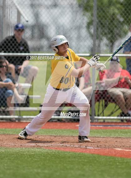 Thumbnail 2 in Clarence vs. Williamsville North (Section 6 Class AA Final) photogallery.