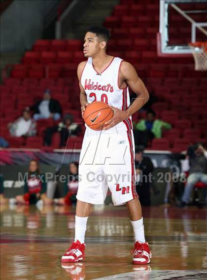 Thumbnail 3 in South Atlanta vs. Lawrence North (T-Mobile Invitational) photogallery.