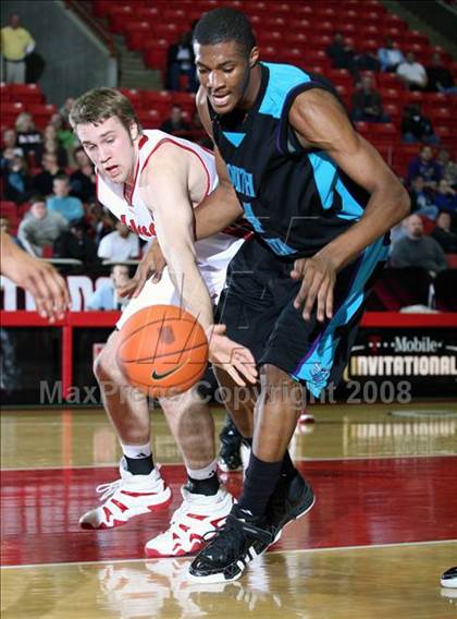 Thumbnail 3 in South Atlanta vs. Lawrence North (T-Mobile Invitational) photogallery.
