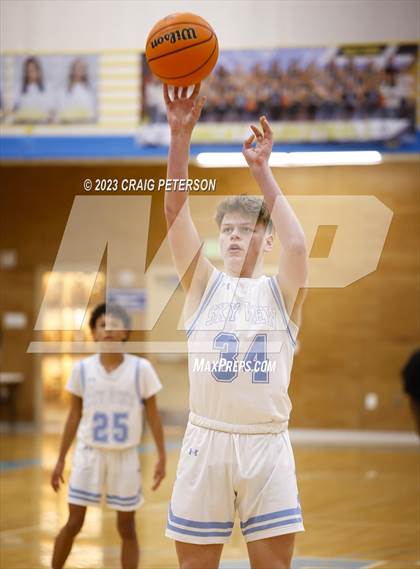 Thumbnail 2 in Logan @ Sky View (Sophomore) photogallery.