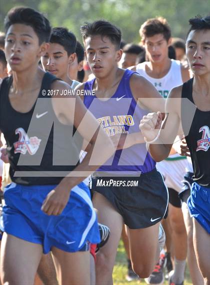 Thumbnail 2 in UNM Invitational photogallery.