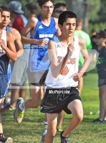 Thumbnail 3 in UNM Invitational photogallery.