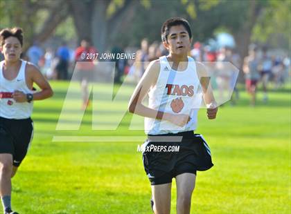 Thumbnail 2 in UNM Invitational photogallery.