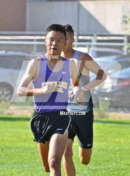 Thumbnail 3 in UNM Invitational photogallery.