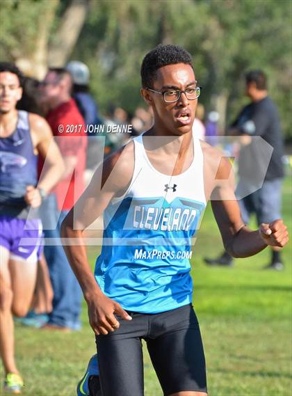 Thumbnail 3 in UNM Invitational photogallery.