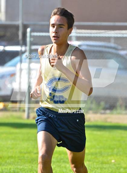 Thumbnail 2 in UNM Invitational photogallery.