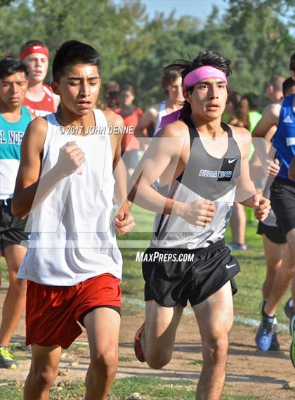 Thumbnail 2 in UNM Invitational photogallery.