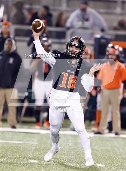 Thumbnail 2 in Bakersfield @ Central (CIF D1 Central Section Final) photogallery.