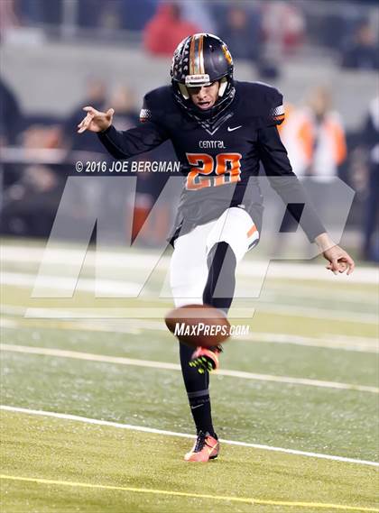 Thumbnail 1 in Bakersfield @ Central (CIF D1 Central Section Final) photogallery.