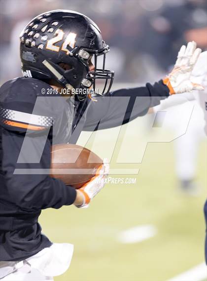Thumbnail 2 in Bakersfield @ Central (CIF D1 Central Section Final) photogallery.