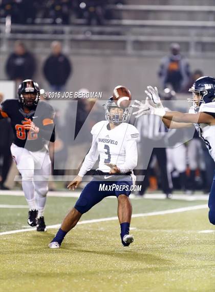 Thumbnail 3 in Bakersfield @ Central (CIF D1 Central Section Final) photogallery.