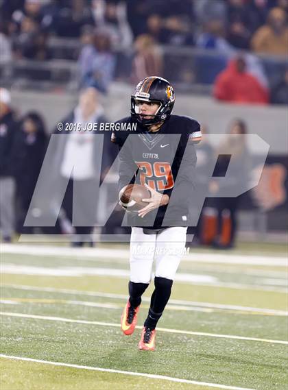 Thumbnail 3 in Bakersfield @ Central (CIF D1 Central Section Final) photogallery.
