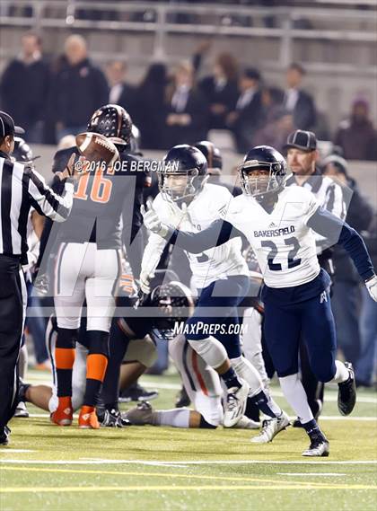 Thumbnail 3 in Bakersfield @ Central (CIF D1 Central Section Final) photogallery.