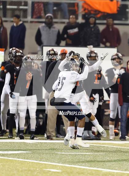 Thumbnail 1 in Bakersfield @ Central (CIF D1 Central Section Final) photogallery.