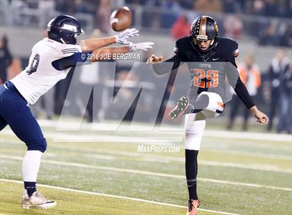 Thumbnail 2 in Bakersfield @ Central (CIF D1 Central Section Final) photogallery.