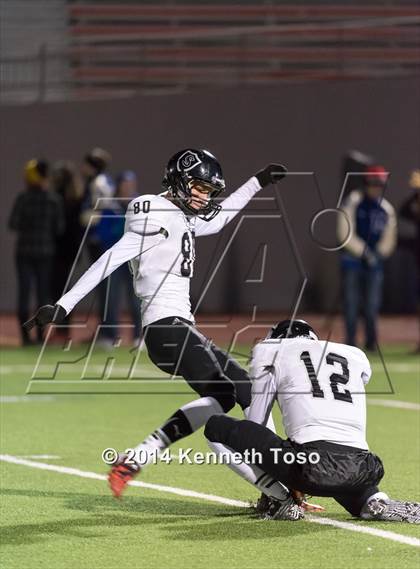 Thumbnail 3 in Steele vs. MacArthur (UIL 6A Bi-District Playoff) photogallery.