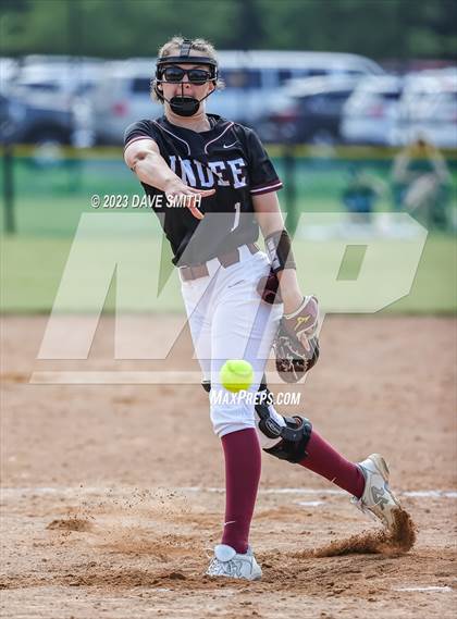 Thumbnail 2 in Independence vs Bondurant-Farrar (Rick Doran Classic) photogallery.
