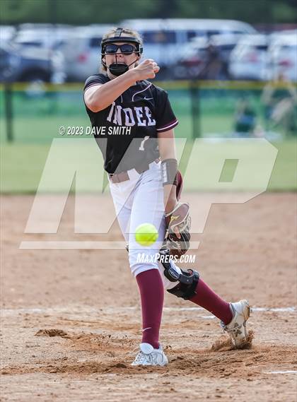 Thumbnail 3 in Independence vs Bondurant-Farrar (Rick Doran Classic) photogallery.