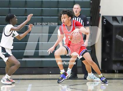 Thumbnail 3 in Buchanan vs. Hoover (Holiday Invitational Tournament) photogallery.