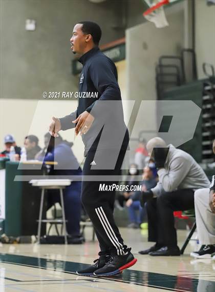 Thumbnail 3 in Buchanan vs. Hoover (Holiday Invitational Tournament) photogallery.