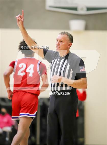Thumbnail 2 in Buchanan vs. Hoover (Holiday Invitational Tournament) photogallery.