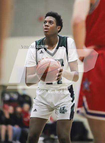 Thumbnail 2 in Buchanan vs. Hoover (Holiday Invitational Tournament) photogallery.