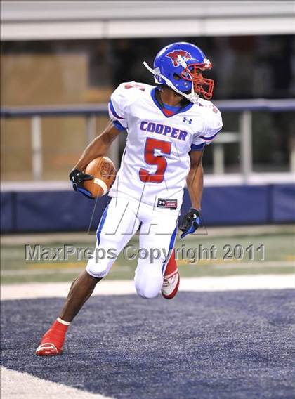 Thumbnail 2 in Lamar vs. Cooper (5A Division 2 Region 1 Bi-District) photogallery.